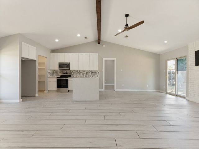 6637 Redbud Drive, Watauga, TX 76148