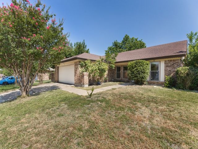 6637 Redbud Drive, Watauga, TX 76148