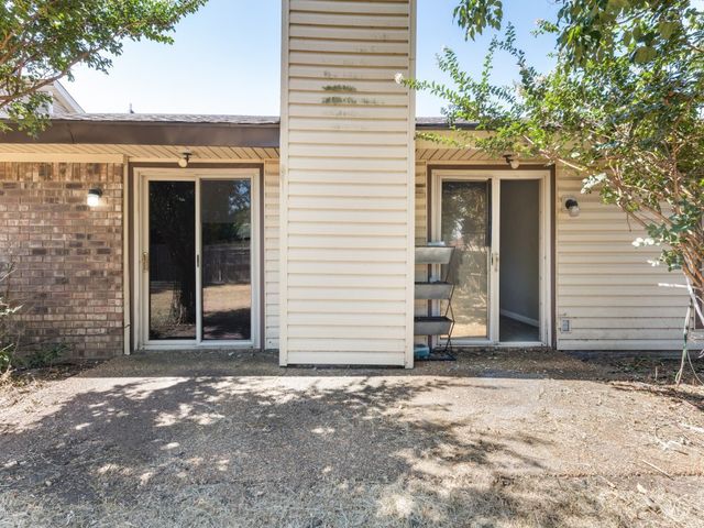 6637 Redbud Drive, Watauga, TX 76148
