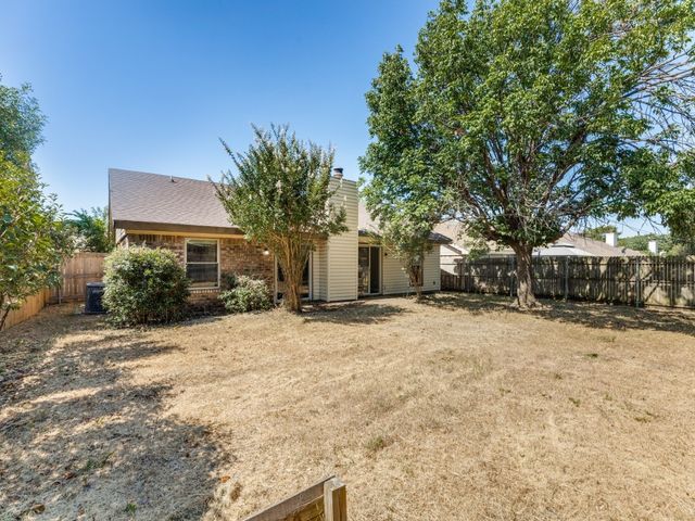 6637 Redbud Drive, Watauga, TX 76148