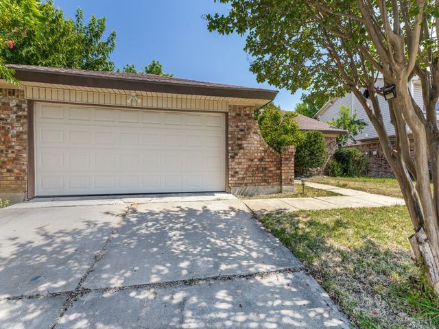 6637 Redbud Drive, Watauga, TX 76148