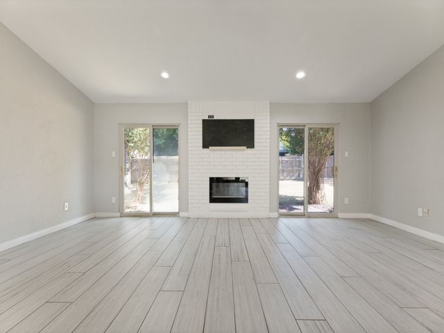 6637 Redbud Drive, Watauga, TX 76148