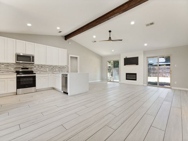 6637 Redbud Drive, Watauga, TX 76148