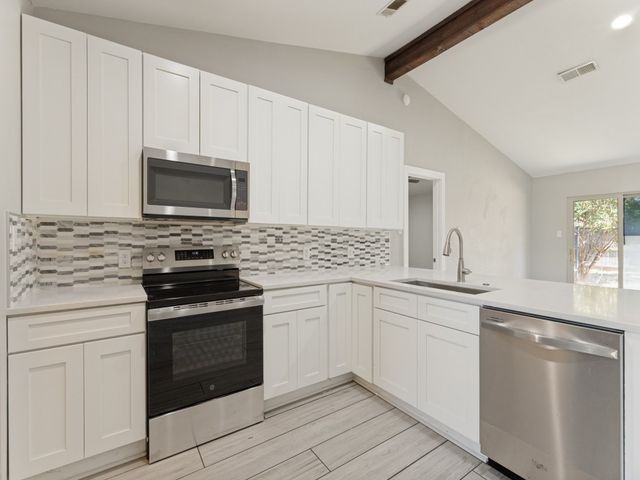 6637 Redbud Drive, Watauga, TX 76148