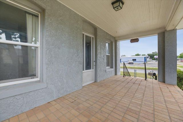 1700 AVENUE D, Council Bluffs, IA 51501