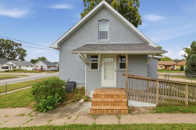 1700 AVENUE D, Council Bluffs, IA 51501