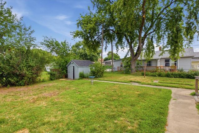 1700 AVENUE D, Council Bluffs, IA 51501
