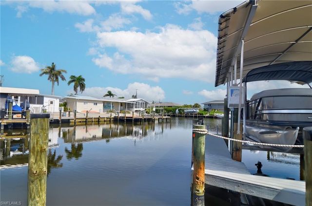 3103 Harpoon LN, St. James City, FL 33956