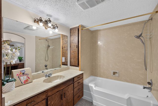 551 Broadmoor Boulevard, Shreveport, LA 71105