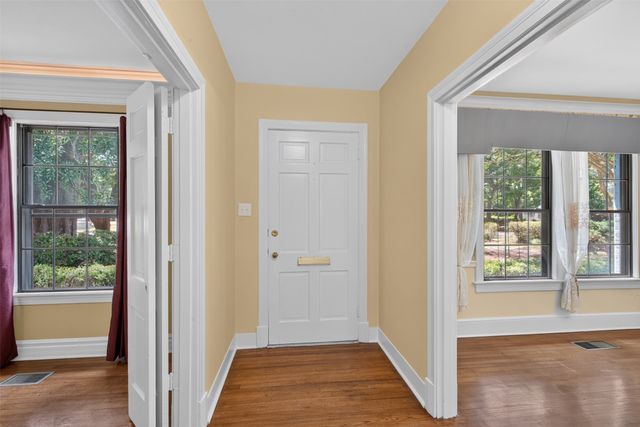 551 Broadmoor Boulevard, Shreveport, LA 71105