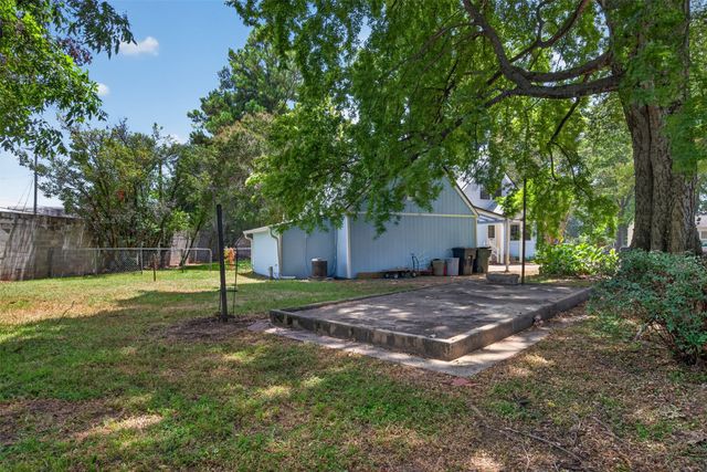 551 Broadmoor Boulevard, Shreveport, LA 71105