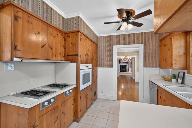 551 Broadmoor Boulevard, Shreveport, LA 71105