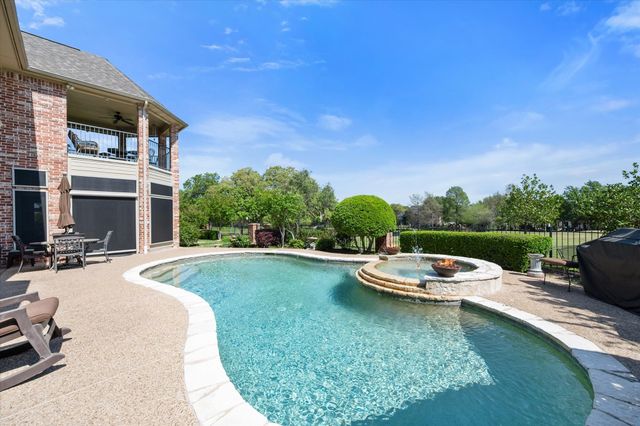 916 Amanda Drive, Mansfield, TX 76063