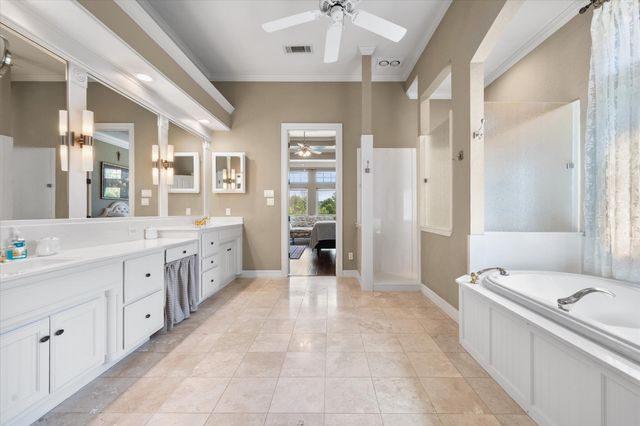 916 Amanda Drive, Mansfield, TX 76063