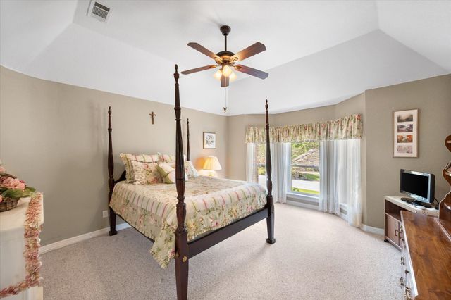 916 Amanda Drive, Mansfield, TX 76063