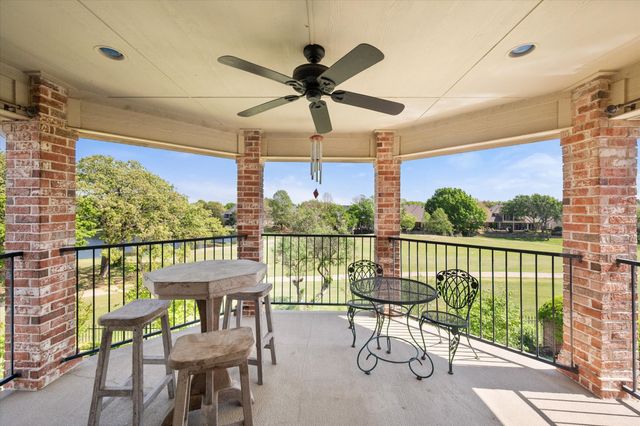 916 Amanda Drive, Mansfield, TX 76063