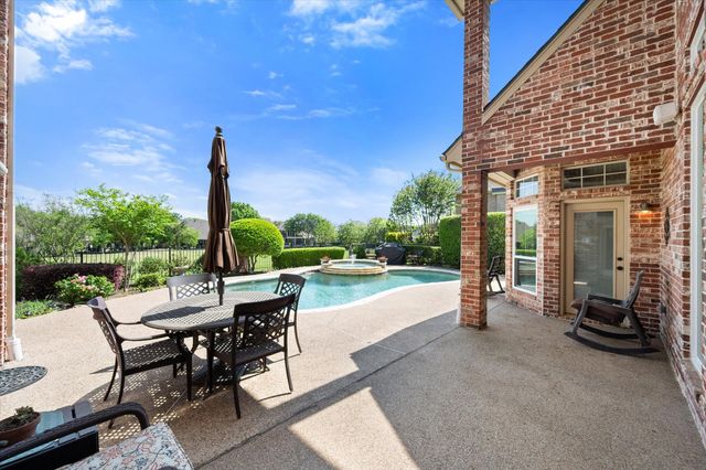 916 Amanda Drive, Mansfield, TX 76063