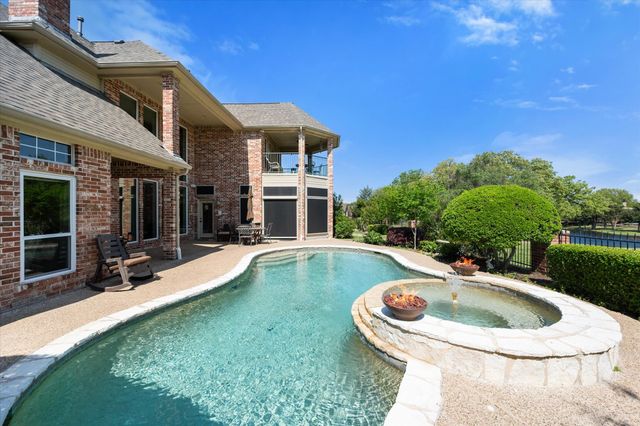 916 Amanda Drive, Mansfield, TX 76063