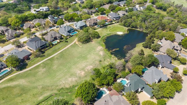 916 Amanda Drive, Mansfield, TX 76063