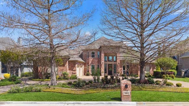 916 Amanda Drive, Mansfield, TX 76063