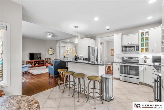 1509 S 190th Plaza, Omaha, NE 68130