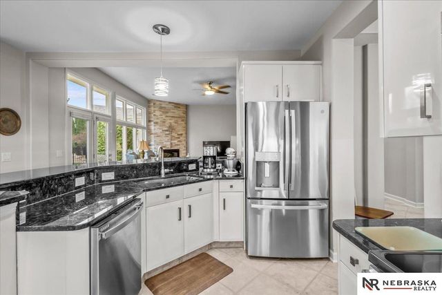 1509 S 190th Plaza, Omaha, NE 68130
