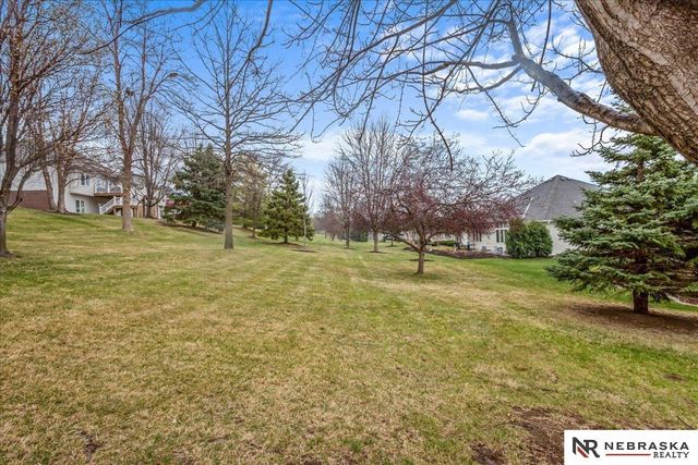 1509 S 190th Plaza, Omaha, NE 68130