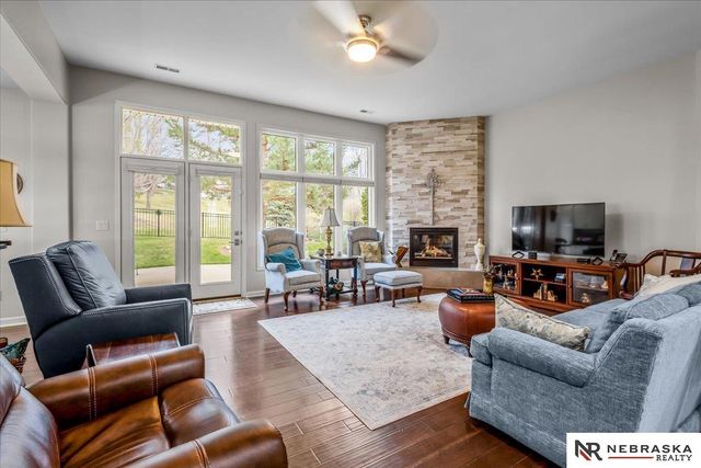 1509 S 190th Plaza, Omaha, NE 68130