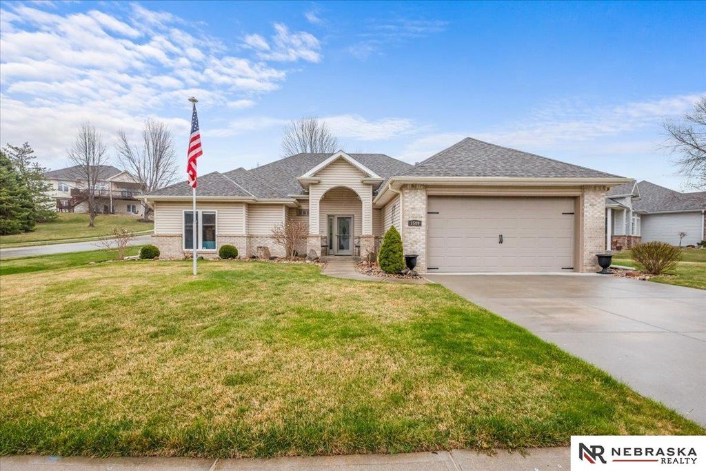 1509 S 190th Plaza, Omaha, NE 68130