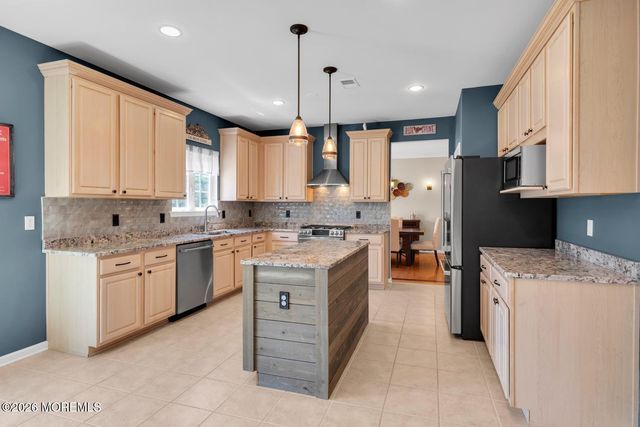 2 Mapleton Road, Old Bridge, NJ 08857