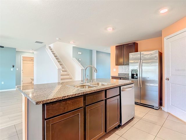 8075 BROAD POINTE DRIVE, Zephyrhills, FL 33540
