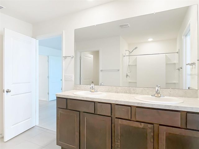 8075 BROAD POINTE DRIVE, Zephyrhills, FL 33540