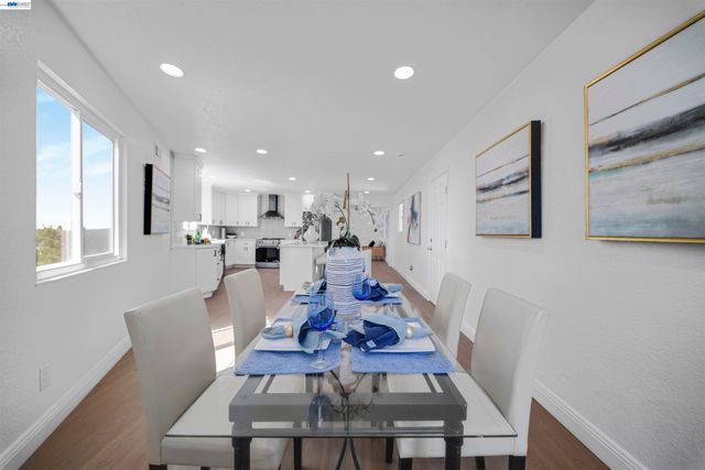 1069 Central Blvd, Hayward, CA 94542