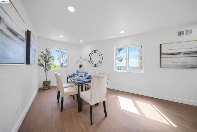 1069 Central Blvd, Hayward, CA 94542