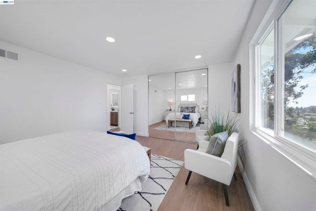 1069 Central Blvd, Hayward, CA 94542