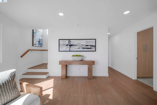 1069 Central Blvd, Hayward, CA 94542
