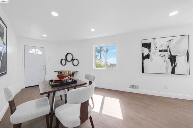 1069 Central Blvd, Hayward, CA 94542