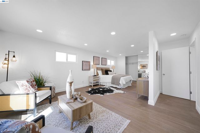 1069 Central Blvd, Hayward, CA 94542