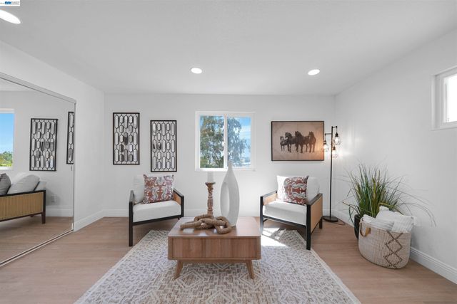 1069 Central Blvd, Hayward, CA 94542
