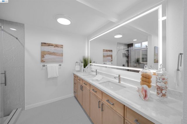 1069 Central Blvd, Hayward, CA 94542