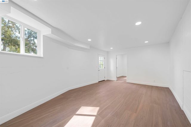 1069 Central Blvd, Hayward, CA 94542