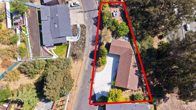 1069 Central Blvd, Hayward, CA 94542