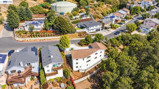 1069 Central Blvd, Hayward, CA 94542