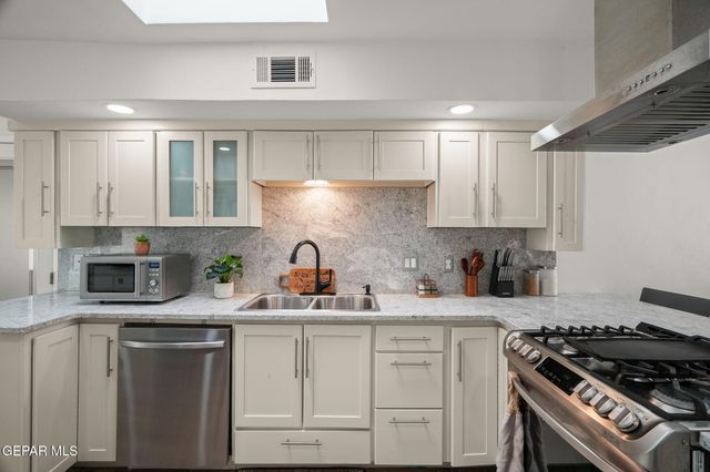 856 HEMPSTEAD Drive, El Paso, TX 79912