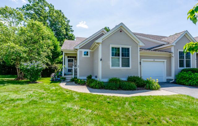 26 Grey Hawk Drive, Mashpee, MA 02649