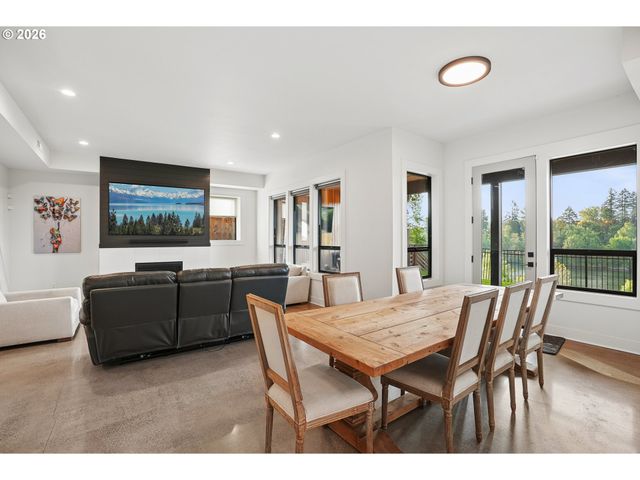 32108 Sw WILLAMETTE Way, Wilsonville, OR 97070