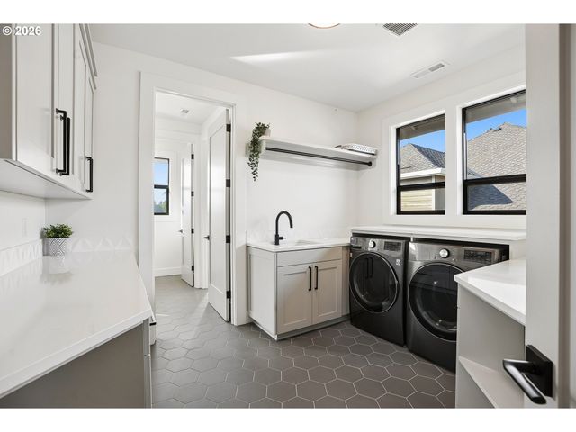 32108 Sw WILLAMETTE Way, Wilsonville, OR 97070