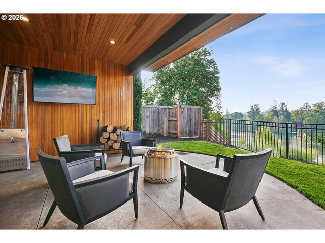 32108 Sw WILLAMETTE Way, Wilsonville, OR 97070