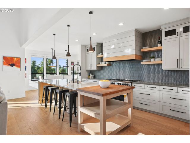 32108 Sw WILLAMETTE Way, Wilsonville, OR 97070