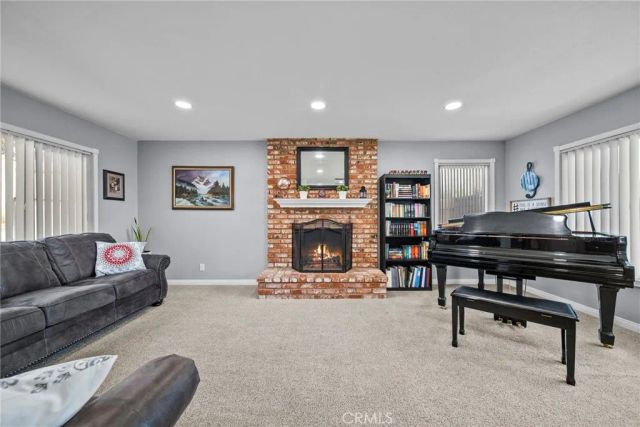 16503 Fairglade, Canyon Country, CA 91387